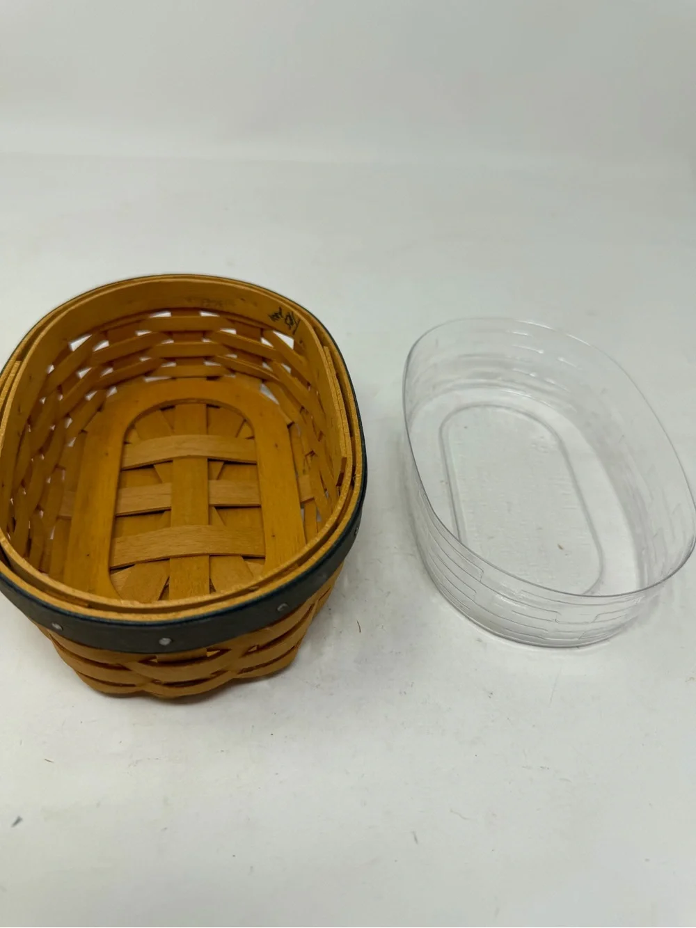 Longaberger 2001 Collectors Club Harmony Basket No 5 No Lid